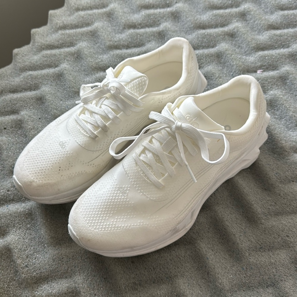 Alo running shoes worn twice size women 10